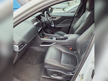 Used Jaguar F-Pace 2017 for sale - 77477755: Photo