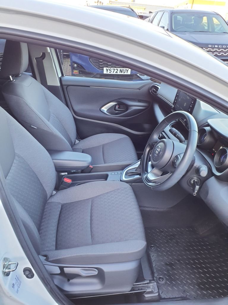 Used Toyota Yaris 2023 for sale - 77038276: Photo 11