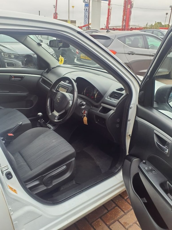 Used Suzuki Swift 2015 for sale - 76210726: Photo 11
