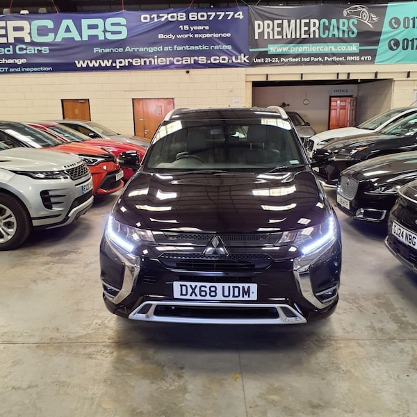 Used Mitsubishi Outlander 2018 for sale - 73701730: Photo 2