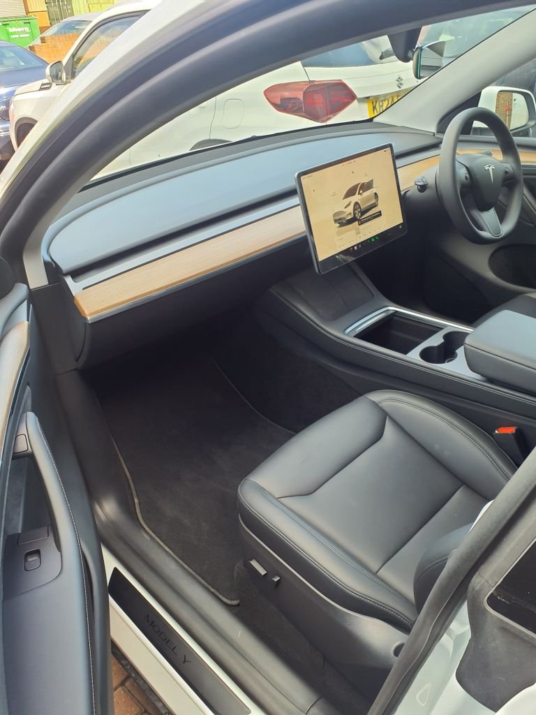 Used Tesla Model Y 2024 for sale - 76582060: Photo 4