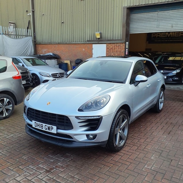 Used Porsche Macan 2018 for sale - 72367833: Photo 3