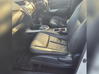 Used Nissan Navara 2019 for sale - 76520808: Photo