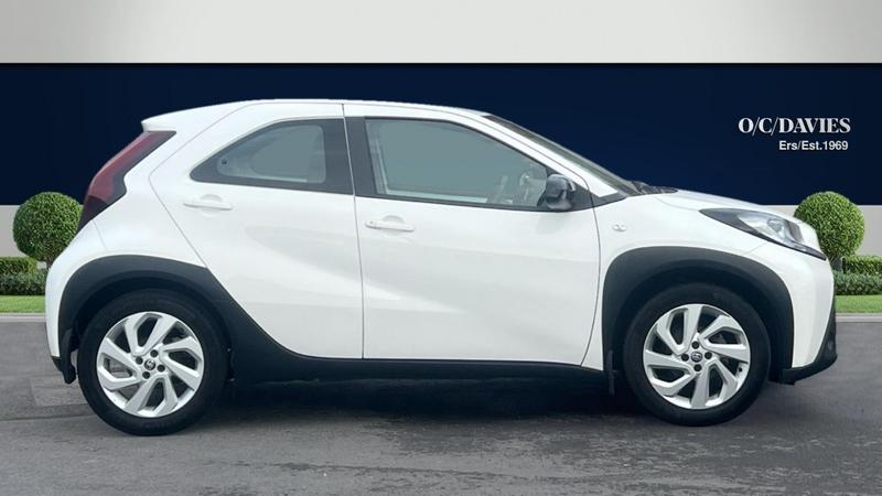 Used Toyota Aygo X 2022 for sale - 76647162: Photo 2