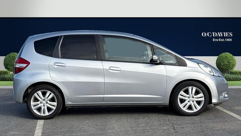 Used Honda Jazz 2014 for sale - 76494563: Photo 2