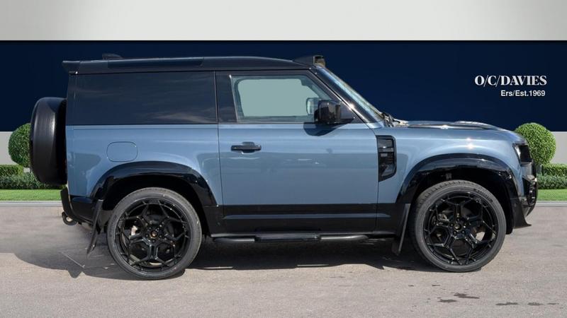 Used Land Rover Defender 2021 for sale - 78087826: Photo 2