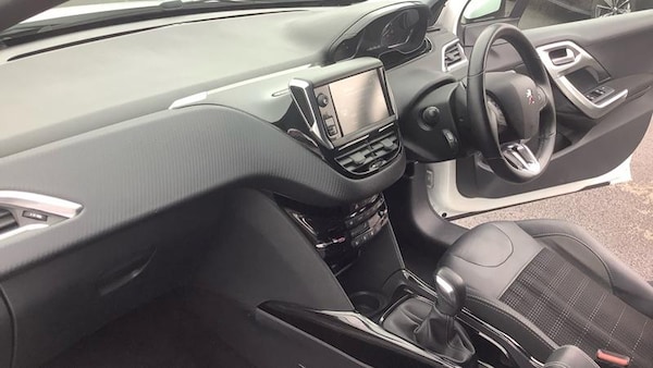 Used Peugeot 2008 2016 for sale - 75945329: Photo 6