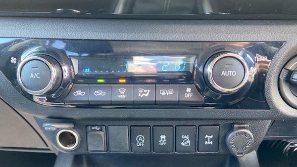 Used Toyota Hilux 2019 for sale - 76285383: Photo 37