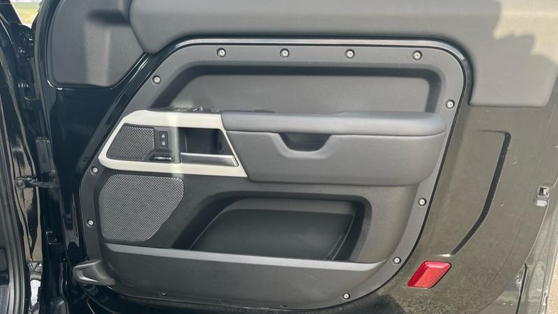 Used Land Rover Defender 2023 for sale - 77971235: Photo 39