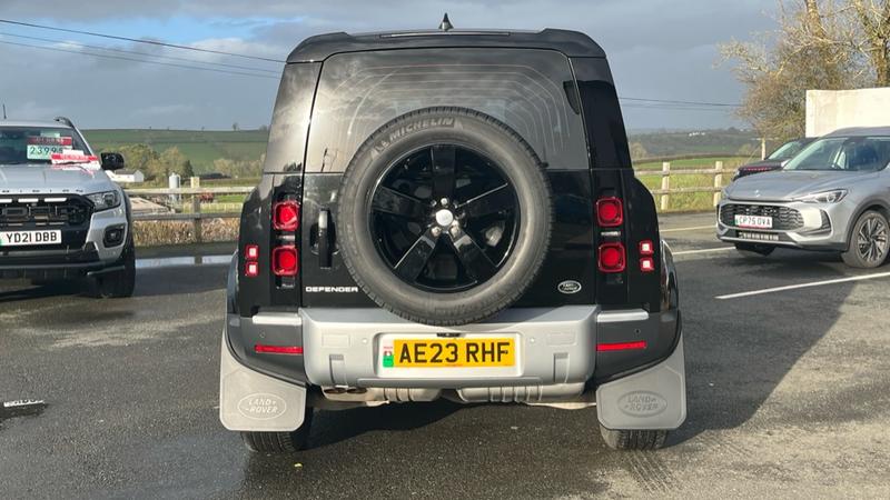 Used Land Rover Defender 2023 for sale - 77971235: Photo 8