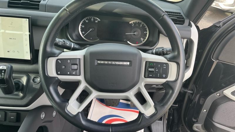 Used Land Rover Defender 2023 for sale - 77971235: Photo 9