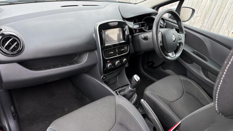 Used Renault Clio 2017 for sale - 77915632: Photo 6
