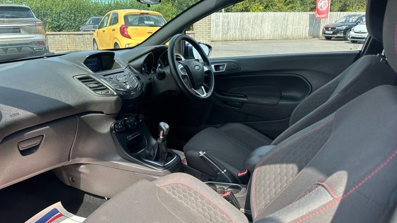 Used Ford Fiesta 2017 for sale - 76918382: Photo 6