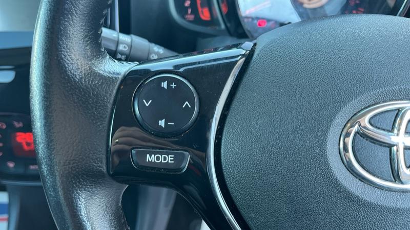 Used Toyota AYGO 2018 for sale - 76716389: Photo 21