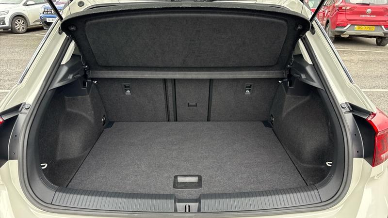 Used Volkswagen T-Roc 2023 for sale - 76830292: Photo 14