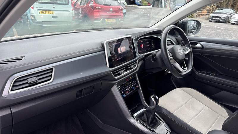 Used Volkswagen T-Roc 2023 for sale - 76830292: Photo 6