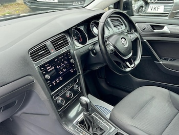 Used Volkswagen Golf 2018 for sale - 78594662: Photo
