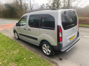 Used Peugeot Partner Tepee 2015 for sale - 77421347: Photo