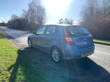 Used Hyundai i30 2011 for sale - 77107091: Photo