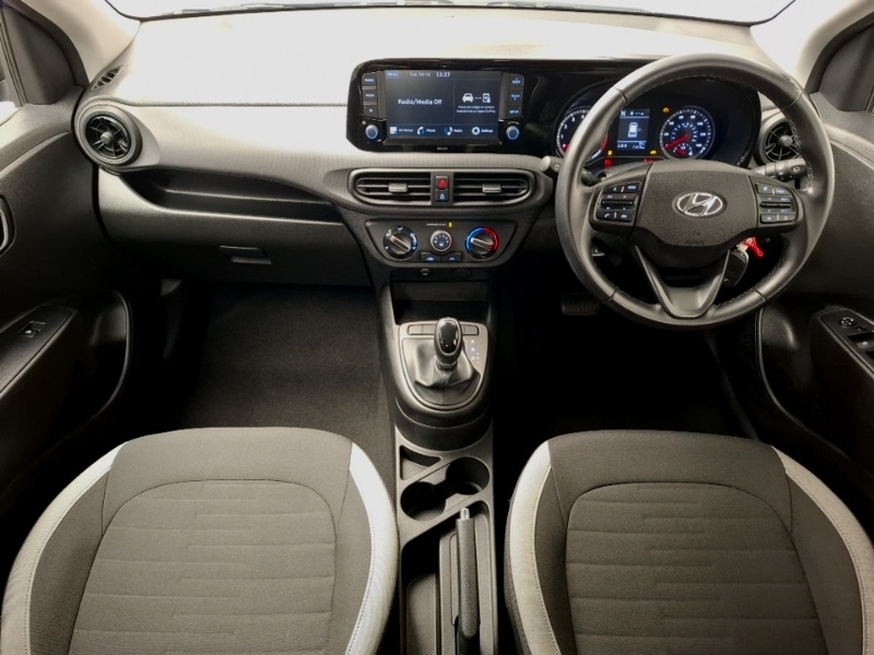 Used Hyundai i10 2023 for sale - 77020761: Photo 2