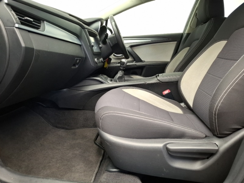 Used Toyota Avensis 2017 for sale - 76493180: Photo 5