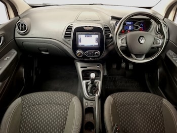 Used Renault Captur 2017 for sale - 76289610: Photo 2