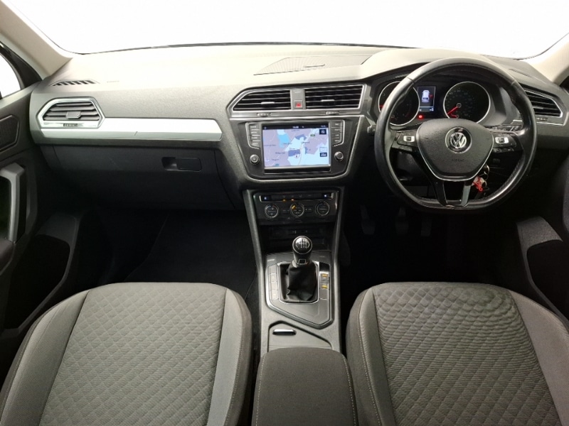 Used Volkswagen Tiguan 2017 for sale - 77600797: Photo 2