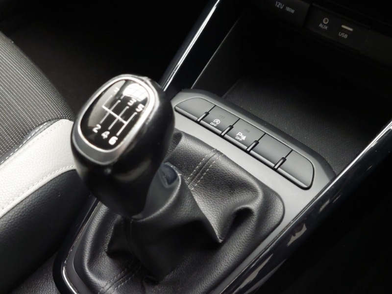 Used Kia Stonic 2018 for sale - 76925015: Photo 17