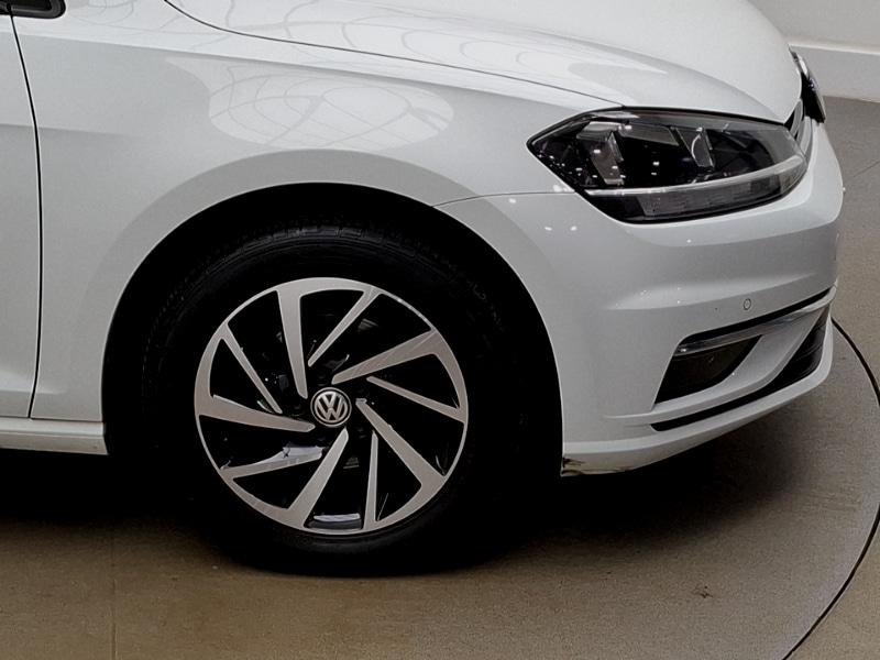 Used Volkswagen Golf 2019 for sale - 76629088: Photo 9