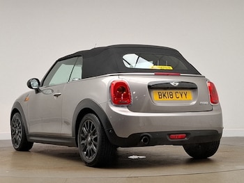 Used MINI Convertible 2018 for sale - 76230093: Photo