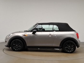 Used MINI Convertible 2018 for sale - 76230093: Photo