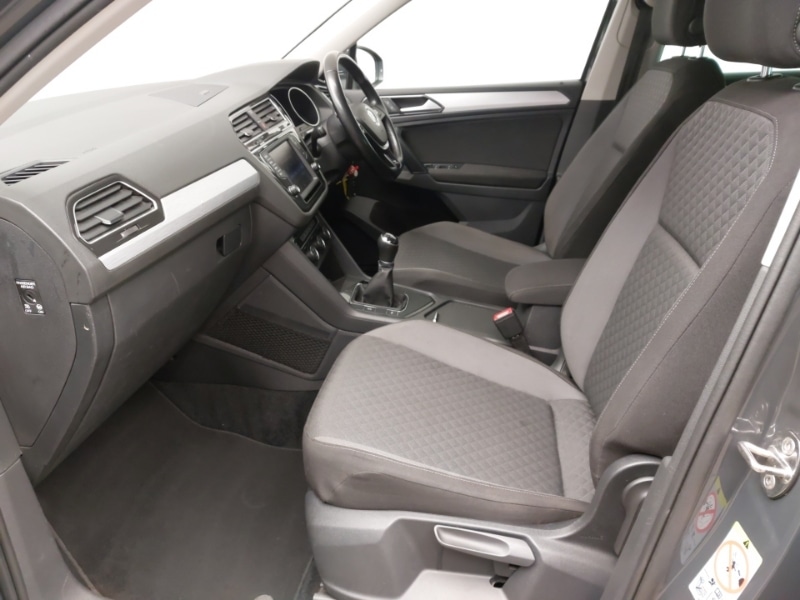 Used Volkswagen Tiguan 2017 for sale - 78126125: Photo 5