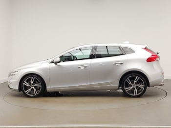 Used Volvo V40 2019 for sale - 75576872: Photo