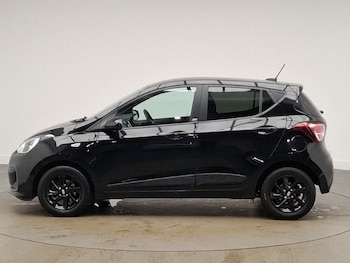 Used Hyundai i10 2018 for sale - 76484175: Photo