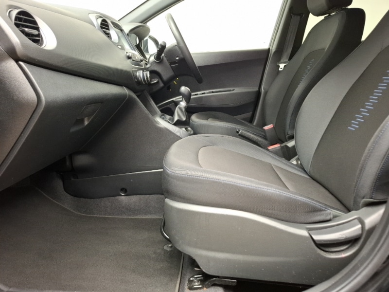 Used Hyundai i10 2018 for sale - 76484175: Photo 5