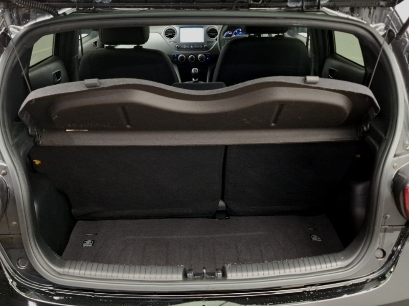 Used Hyundai i10 2018 for sale - 76484175: Photo 8