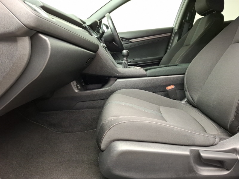 Used Honda Civic 2018 for sale - 76471541: Photo 5