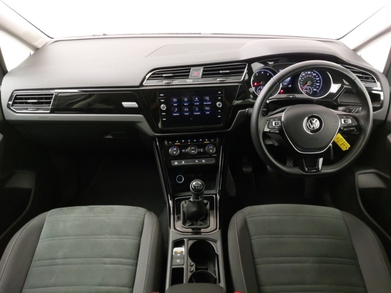 Used Volkswagen Touran 2018 for sale - 76785716: Photo 2