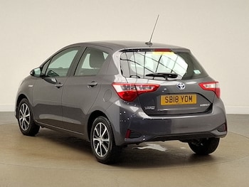 Used Toyota Yaris 2018 for sale - 79618270: Photo