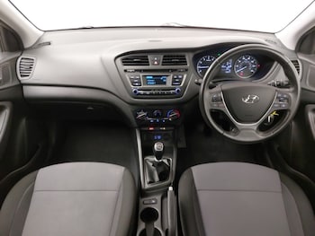 Used Hyundai i20 2017 for sale - 75900542: Photo