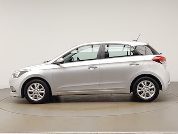 Used Hyundai i20 2017 for sale - 75900542: Photo
