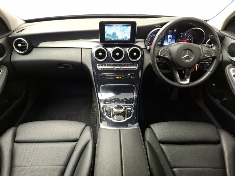 Used Mercedes-Benz C Class 2018 for sale - 78113392: Photo 2