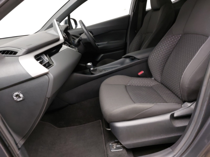 Used Toyota C-HR 2022 for sale - 77141601: Photo 5