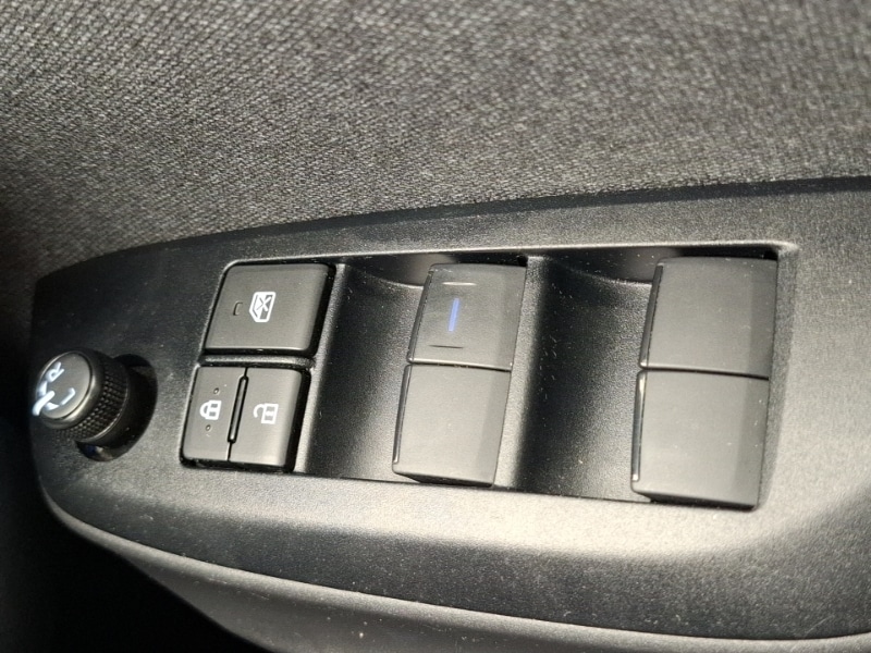 Used Toyota Yaris 2020 for sale - 76493202: Photo 19