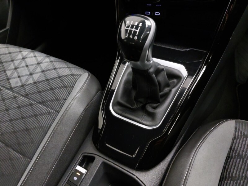 Used Volkswagen T-Roc 2023 for sale - 76683864: Photo 15