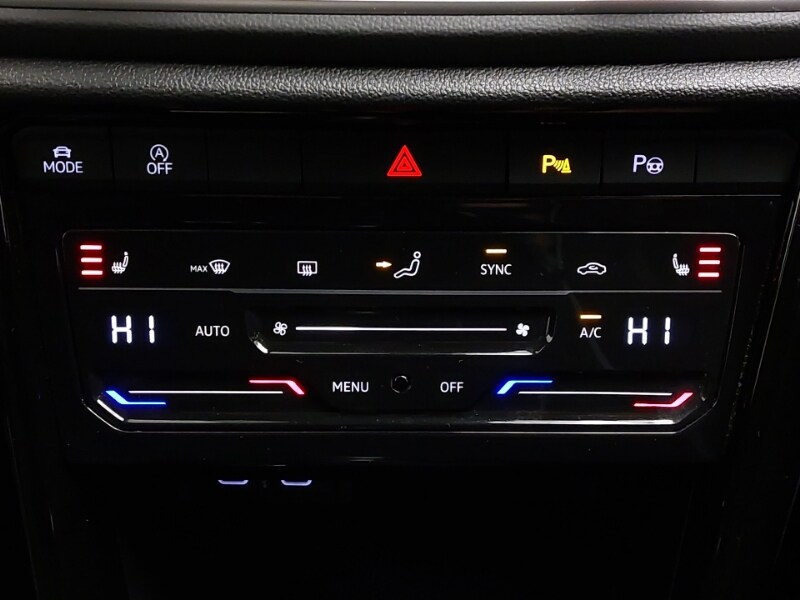 Used Volkswagen T-Roc 2023 for sale - 76683864: Photo 16