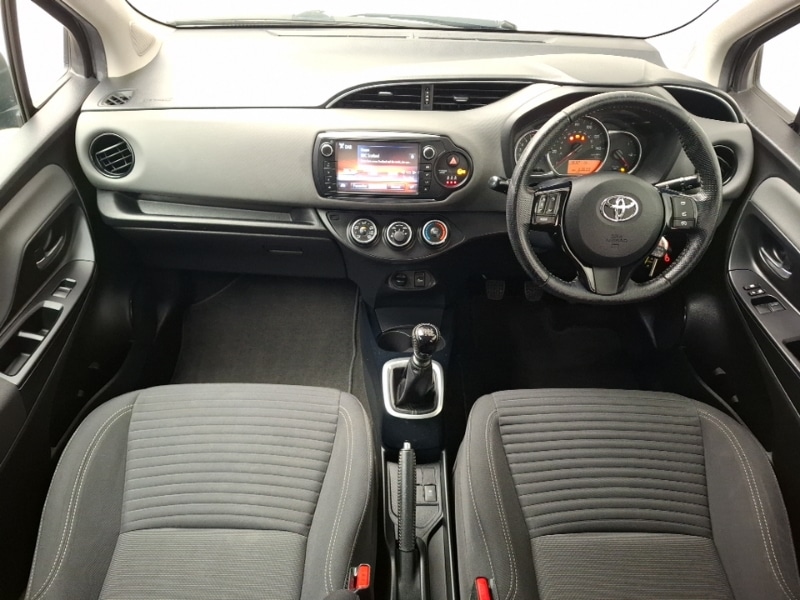 Used Toyota Yaris 2016 for sale - 77596903: Photo 2