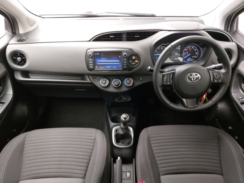 Used Toyota Yaris 2019 for sale - 76183537: Photo 2