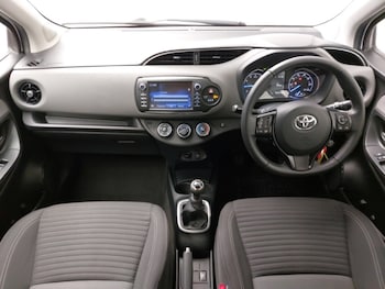Used Toyota Yaris 2019 for sale - 76183537: Photo 2