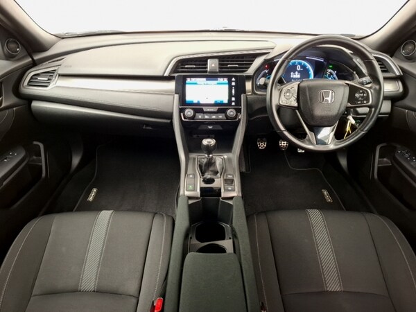 Used Honda Civic 2018 for sale - 76052365: Photo 2